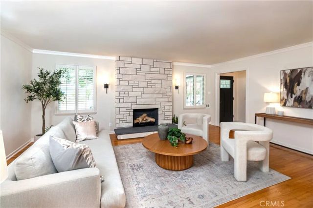 220 S Reese Place, Burbank, CA 91506