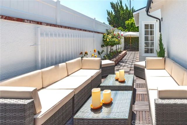 220 S Reese Place, Burbank, CA 91506