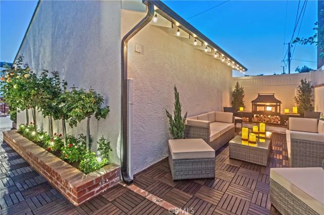 220 S Reese Place, Burbank, CA 91506