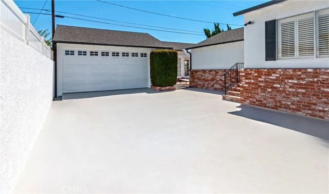 220 S Reese Place, Burbank, CA 91506