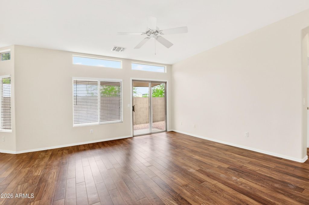 Image 12 of property listing at 440 S VAL VISTA Drive 54, Mesa, AZ 85204