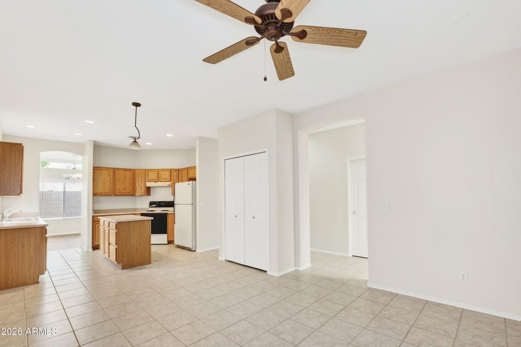 Image 30 of property listing at 440 S VAL VISTA Drive 54, Mesa, AZ 85204