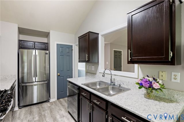 2766 Knobbly Ct, Chester, VA 23831