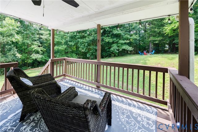 2766 Knobbly Ct, Chester, VA 23831