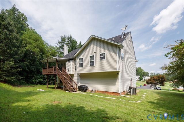 2766 Knobbly Ct, Chester, VA 23831