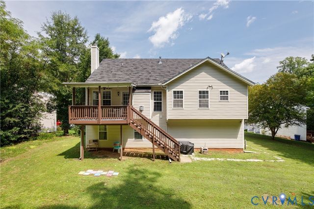 2766 Knobbly Ct, Chester, VA 23831
