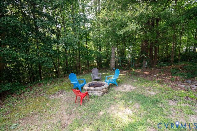 2766 Knobbly Ct, Chester, VA 23831