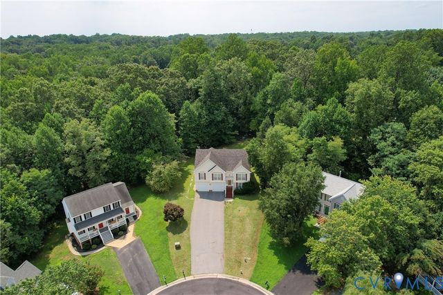 2766 Knobbly Ct, Chester, VA 23831