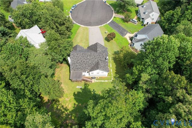 2766 Knobbly Ct, Chester, VA 23831