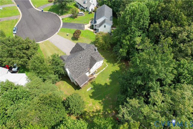 2766 Knobbly Ct, Chester, VA 23831