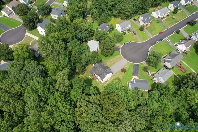 2766 Knobbly Ct, Chester, VA 23831