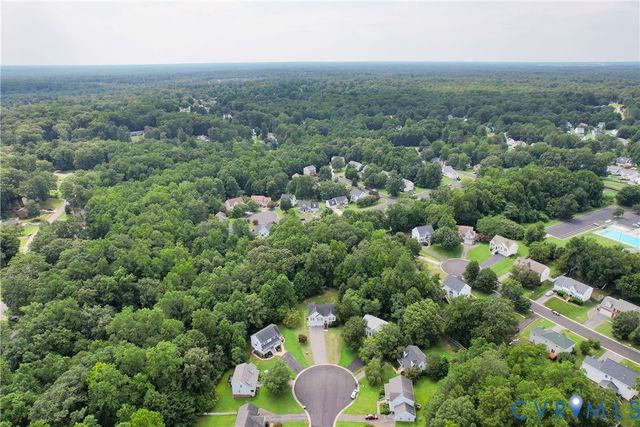 2766 Knobbly Ct, Chester, VA 23831