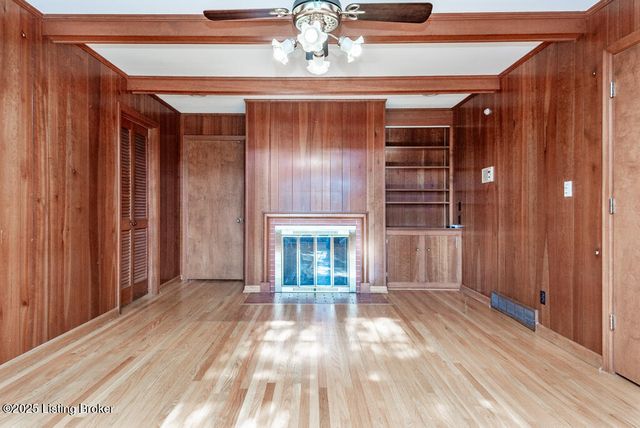 8308 Dinah Way, Louisville, KY 40242