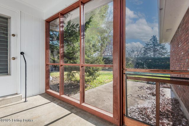 8308 Dinah Way, Louisville, KY 40242