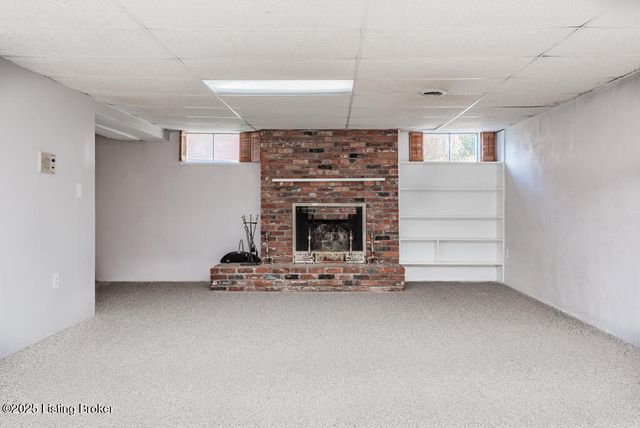 8308 Dinah Way, Louisville, KY 40242