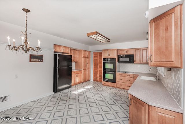 8308 Dinah Way, Louisville, KY 40242