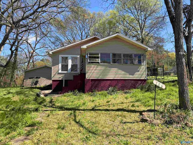 106 W Kyle Place, Gadsden, AL 35904