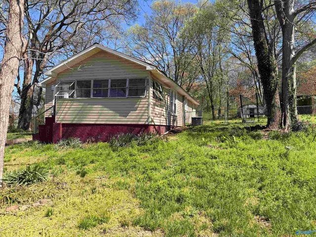 106 W Kyle Place, Gadsden, AL 35904