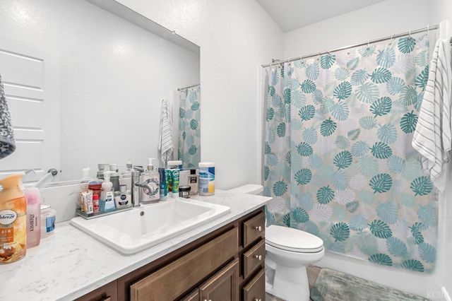 102 E Tyler Avenue, Visalia, CA 93291