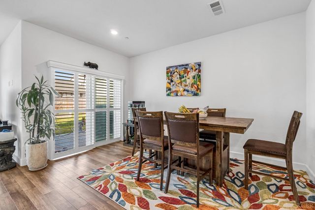 102 E Tyler Avenue, Visalia, CA 93291