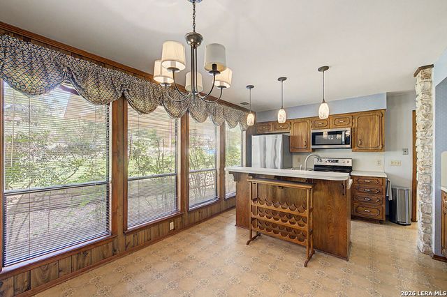 25 SHADY GROVE LN, Wimberley, TX 78676