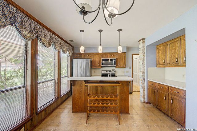 25 SHADY GROVE LN, Wimberley, TX 78676