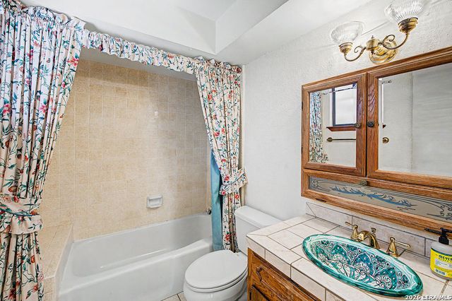 25 SHADY GROVE LN, Wimberley, TX 78676