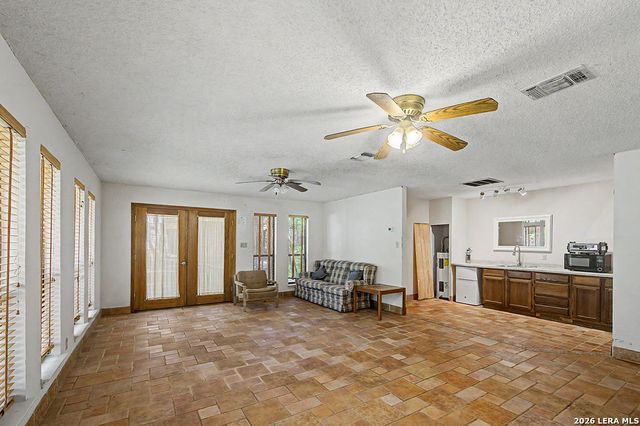 25 SHADY GROVE LN, Wimberley, TX 78676