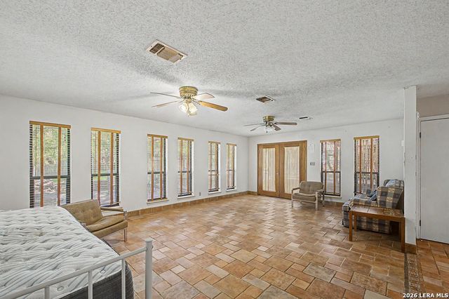 25 SHADY GROVE LN, Wimberley, TX 78676