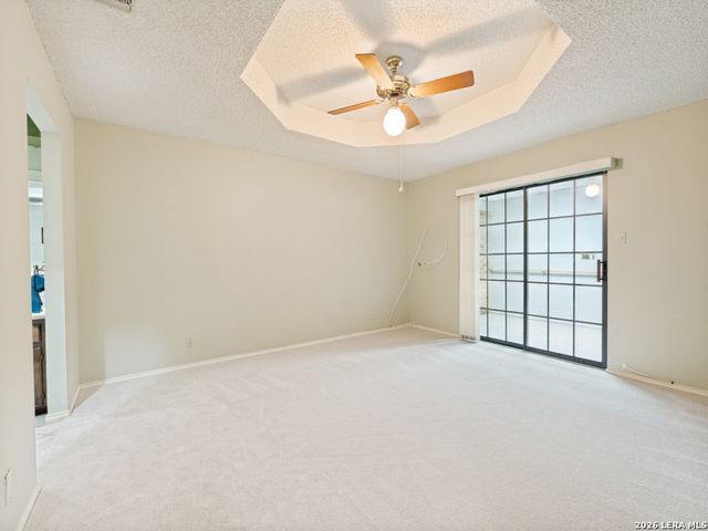 812 ROBERT DERRICK DR, Schertz, TX 78154