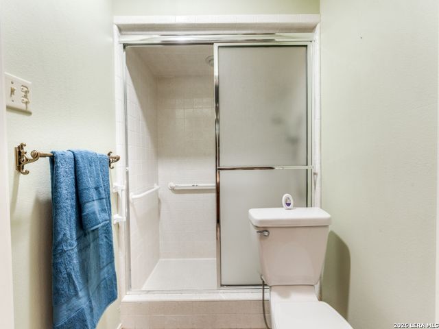 812 ROBERT DERRICK DR, Schertz, TX 78154