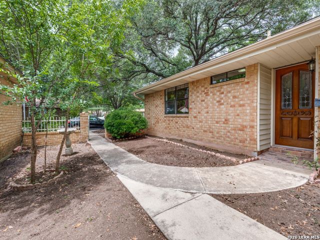 812 ROBERT DERRICK DR, Schertz, TX 78154