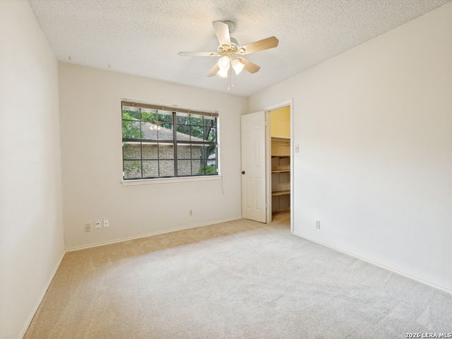 812 ROBERT DERRICK DR, Schertz, TX 78154