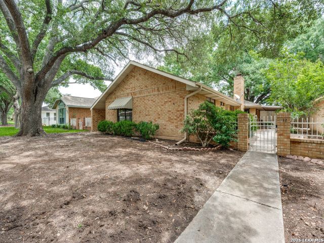 812 ROBERT DERRICK DR, Schertz, TX 78154