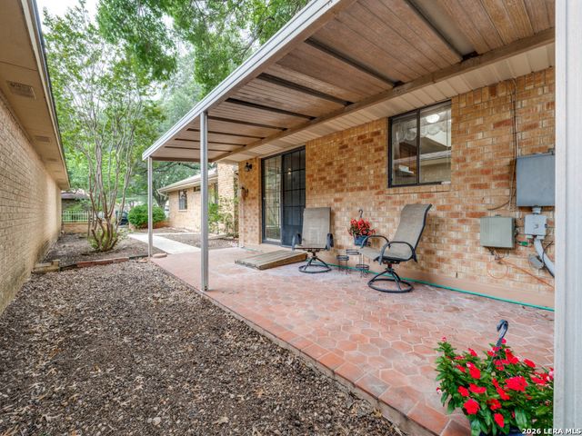 812 ROBERT DERRICK DR, Schertz, TX 78154