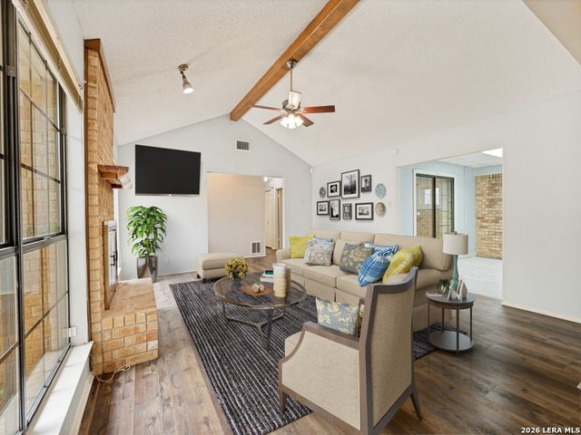 812 ROBERT DERRICK DR, Schertz, TX 78154