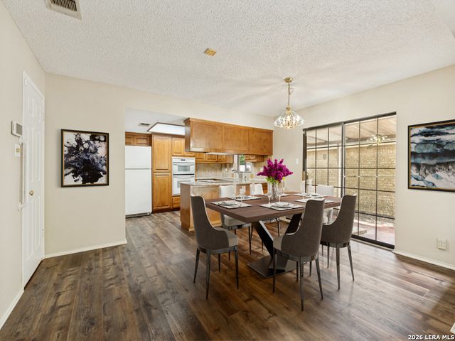 812 ROBERT DERRICK DR, Schertz, TX 78154