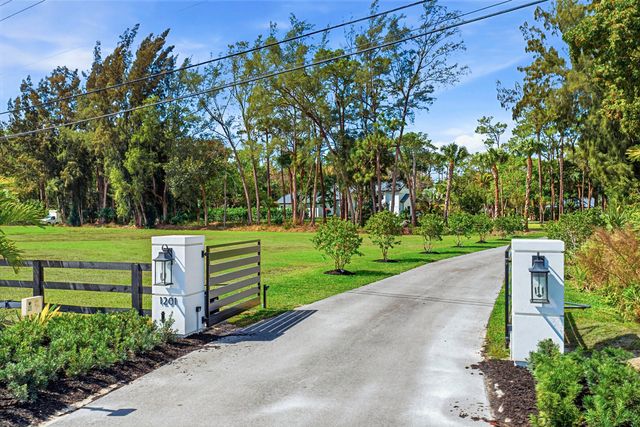 1201 F Road, Loxahatchee Groves, FL 33470