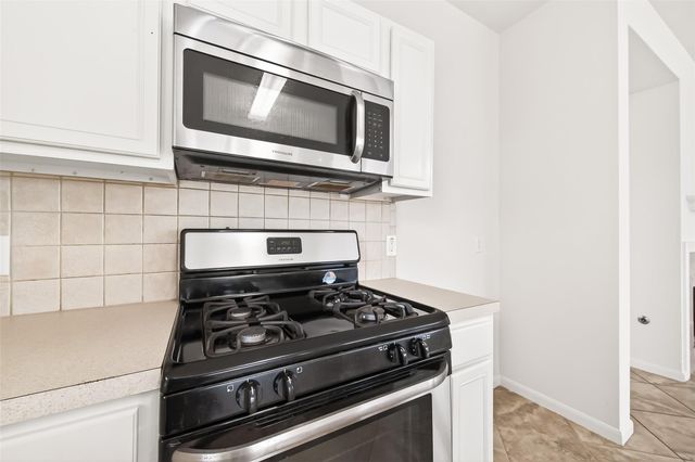 2806 Powell Springs Court, Missouri City, TX 77459