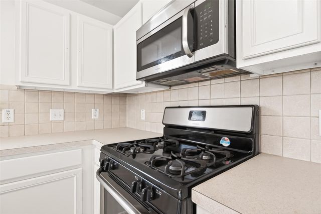 2806 Powell Springs Court, Missouri City, TX 77459