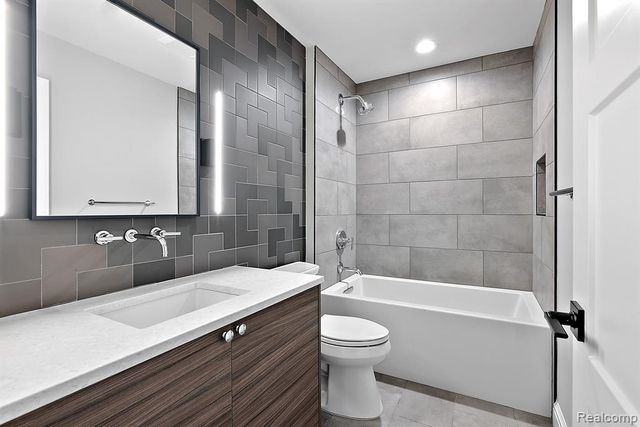 4995 Saddleridge Trail, Ann Arbor, MI 48105