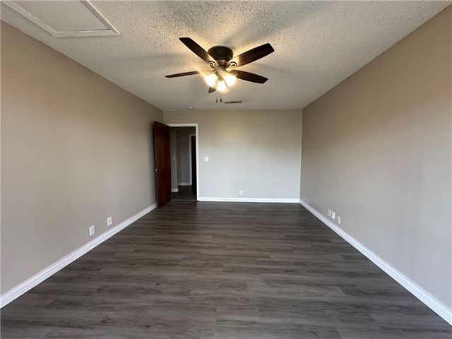 2429 Woodway Dr, Corpus Christi, TX 78414