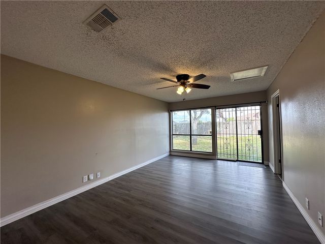 2429 Woodway Dr, Corpus Christi, TX 78414