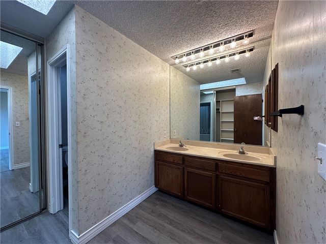 2429 Woodway Dr, Corpus Christi, TX 78414