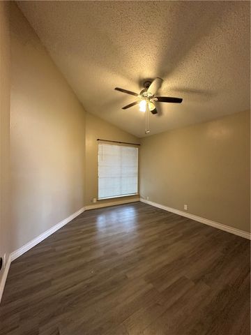 2429 Woodway Dr, Corpus Christi, TX 78414