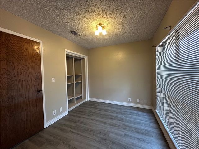 2429 Woodway Dr, Corpus Christi, TX 78414