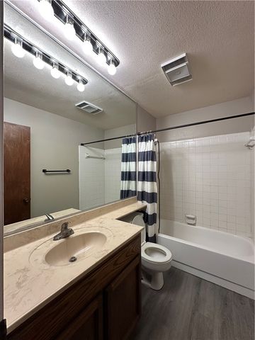 2429 Woodway Dr, Corpus Christi, TX 78414