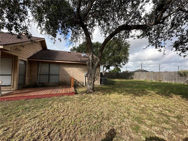 2429 Woodway Dr, Corpus Christi, TX 78414