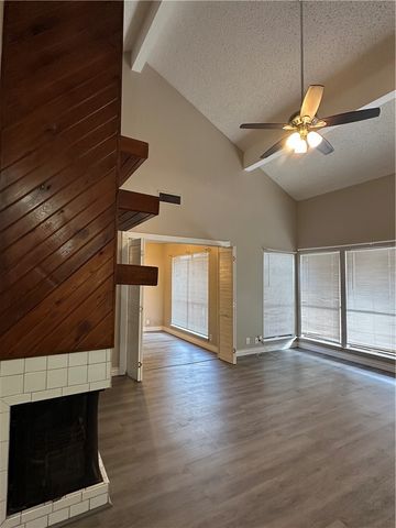 2429 Woodway Dr, Corpus Christi, TX 78414