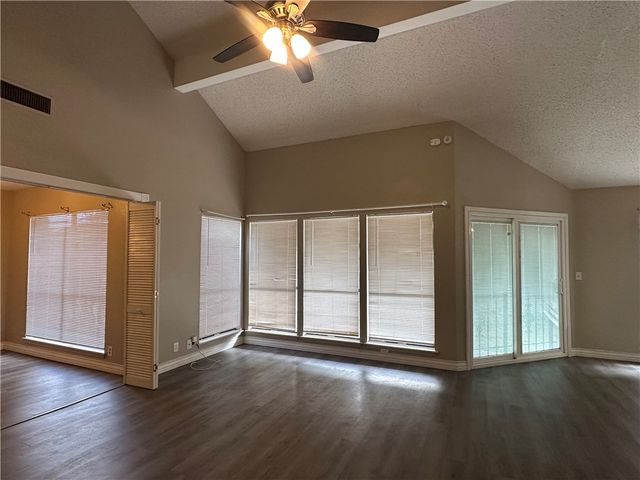 2429 Woodway Dr, Corpus Christi, TX 78414
